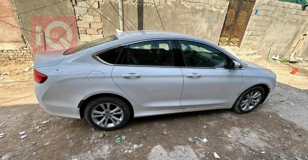 Chrysler 200